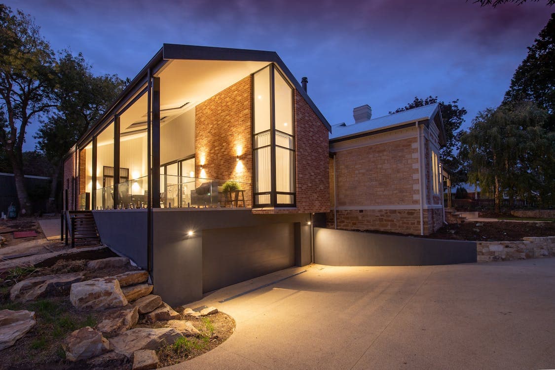 Scroll-Driven 3D Real Estate Experience